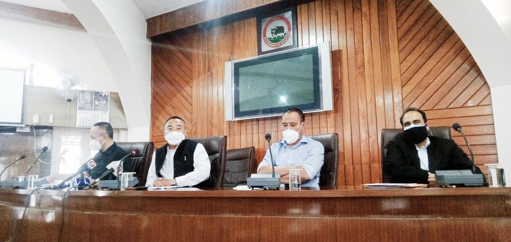 Neiba Kronu, Mmhonlumo Kikon and others at the press conference in Kohima on July 16. (Morung Photo)