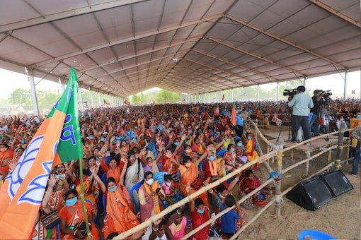 Several senior BJP leaders and workers were detained by the police during their march towards the KMC office. (PTI Photo)