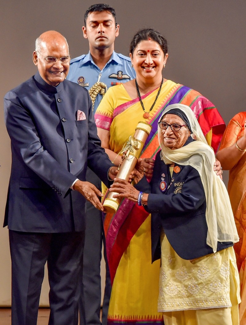 New Delhi: In this SUNDAY, MARCH 8, 2020 file photo veteran athlete Mann Kaur receives Nari Shakti Puraskar 2019 from President Ram Nath Kovind, in New Delhi. Mann Kaur passed away after a cardiac arrest, at a hospital near Chandigarh, Saturday afternoon, July 31, 2021. She was 105. (PTI Photo/Manvender Vashist)