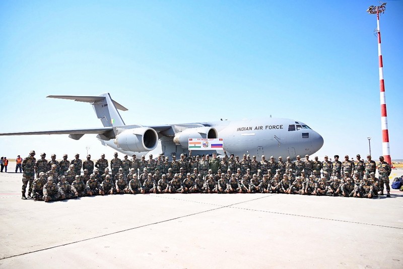 **EDS TWITTER IMAGE POSTED BY @adgpi ON MONDAY, AUGUST 2, 2021** Russia: Indian Army contingent arrived to participate in INDRA 2021 excercise from 01 to 13 Aug 2021 at Volgograd in Russia. The contingent was given a warm welcome by Russian Military Band. (PTI Photo)