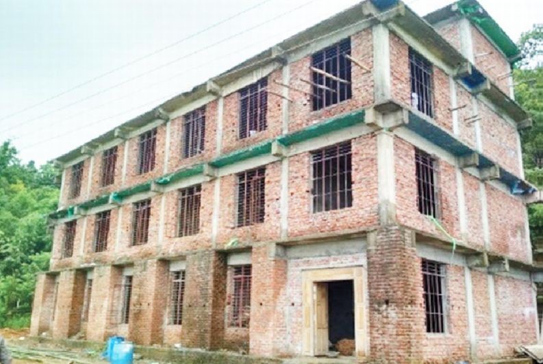 Wakching New Model College, Mon was sanctioned in October 2014 under Rashtriya Uchchatar Shiksha Abhiyan (RUSA). During April to July 2015, nine work orders for Rs 8.14 crore was awarded for completion within 36 months from the date of issue of the work order. While full payment was released to contractor of certifying completion of civil works, during a joint verification in September 2019, the audit noticed that the project is yet to be completed as depicted in the picture. The Administrative and Academic Blocks of project, incidentally, was digitally inaugurated by Prime Minister of India on February 3, 2019 from Srinagar, Jammu & Kashmir. (Photo Courtesy: CAG)
