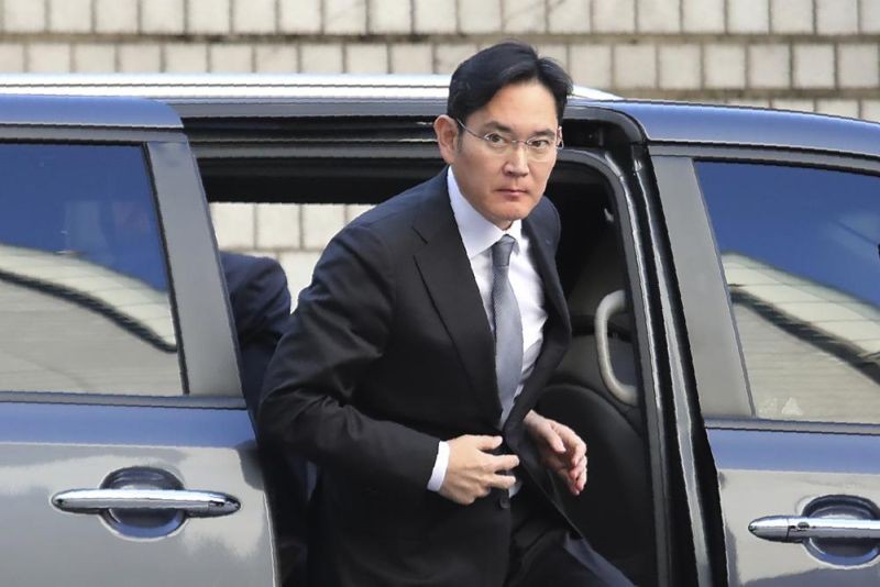 In this Nov. 22, 2019, file photo, Samsung Electronics Vice Chairman Lee Jae-yong gets out of a car at the Seoul High Court in Seoul, South Korea. In an announcement by Seoul’s Justice Ministry on  August 9, 2021, South Korea will release billionaire Lee on parole this week after he spent 18 months in prison for his role in a massive corruption scandal that triggered nationwide protests and ousted the country’s previous president. (AP File Photo)