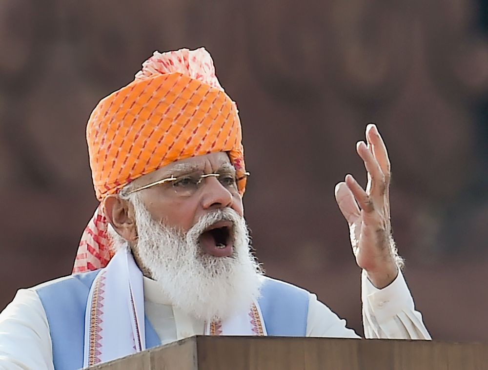 New Delhi: Prime Minister Narendra Modi addresses the nation during the 75th Independence Day function at the historic Red Fort, in New Delhi, Sunday, August 15,2021.(PTI Photo/Kamal Singh)