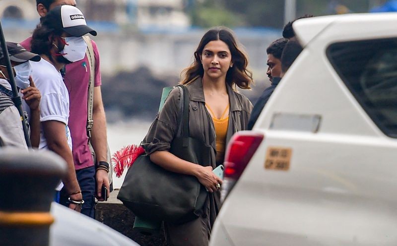 Mumbai: Bollywood actress Deepika Padukone during a shooting outside Gateway of India in Mumbai, Tuesday, Aug. 10, 2021.  (PTI Photo/Shashank Parade)