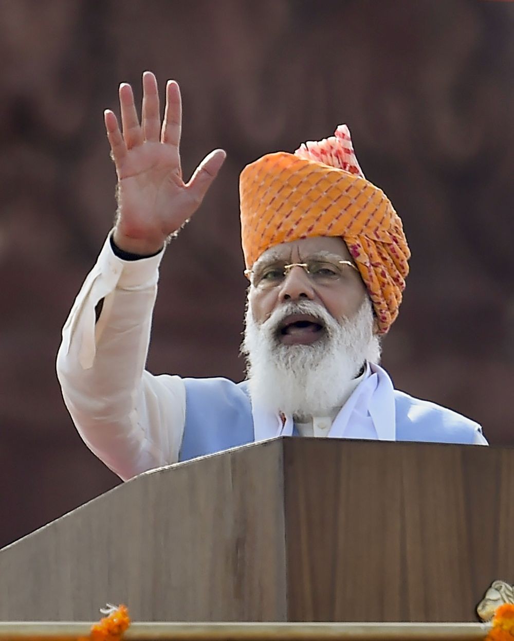 New Delhi: Prime Minister Narendra Modi addresses the nation, during the 75th Independence Day function at the historic Red Fort, in New Delhi, Sunday, August 15, 2021. (PTI Photo/Kamal Singh)
