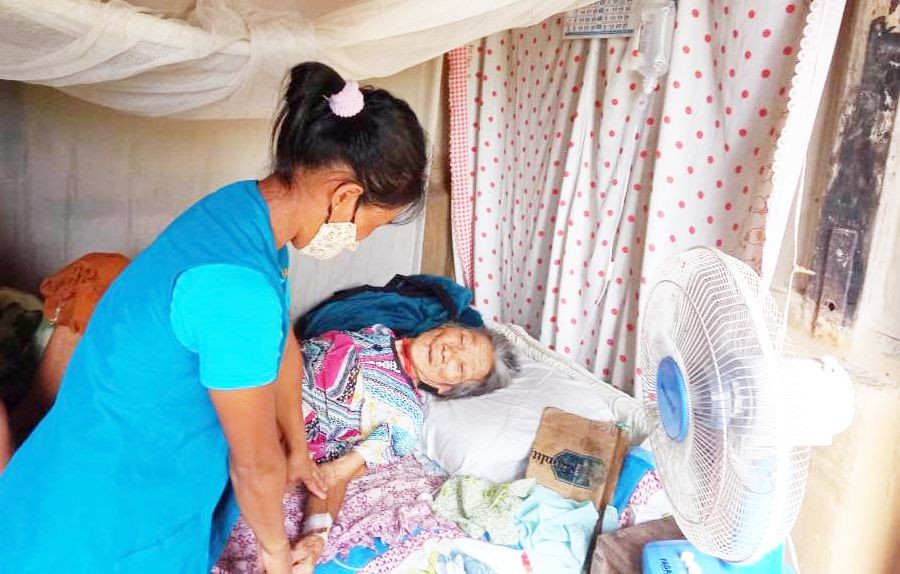Accredited Social Health Activists in Wokha district are tirelessly working to provide home based care, family planning counseling and distribution of ORS to beneficiaries during this pandemic. (Photo Courtesy: twitter@Chos_Rhts)