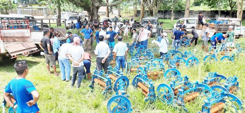 The Distribution of Rubber Roller Machine under Post COVID- 19 Economic Recovery Plan and RIDF XXIV in Nagaland for rubber growers of the two districts of Mokokchung and Longleng District under the Department of Land Resources was held at Tuli, Mokokchung in presence of ADC, Tuli and DPO of Longleng and Mokokchung on August 5.
