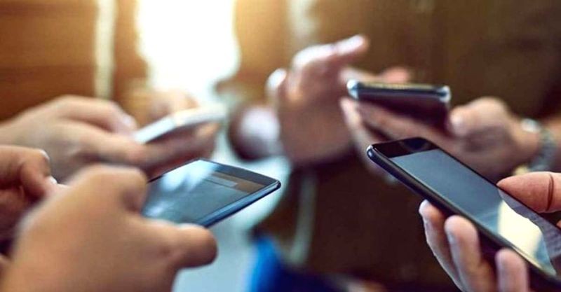 India's mobile phone exports log over 3-fold growth in April-June. (IANS Photo)