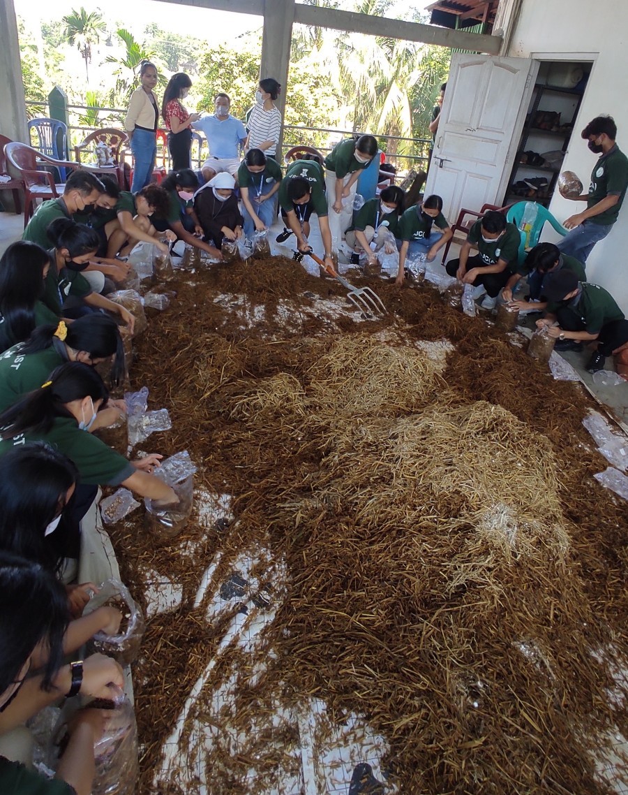 Students of SJC (Autonomous) Jakhama participate at the one-day ‘Skill Development Workshop on Mushroom Cultivation’ held on September 25. (Photo Courtesy: DoB/SJC)