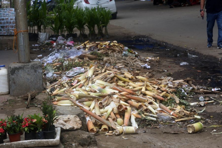 The Dimapur Supermarket area is seen littered with garbage after the weekly Wednesday market. (Morung Photo by Soreishim Mahong)