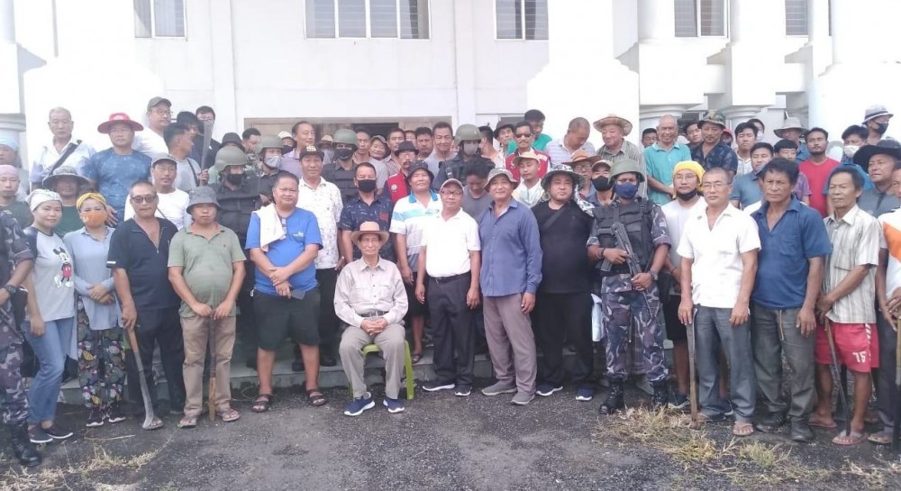 Dr SC Jamir joined volunteers in a social work cleaning up the compounds of the District HQ Complex on September 1 morning.