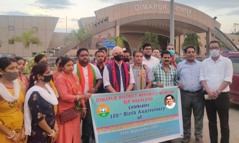 BJP National Spokesperson Nalin S Kohli ji and members of the Minority Morcha Dimapur District BJP Nagaland after distributing foods packets outside of the Dimapur Railway Station to commemorate  Pandit Deen Dayal Upadhyaya’s birth anniversary on September 25.