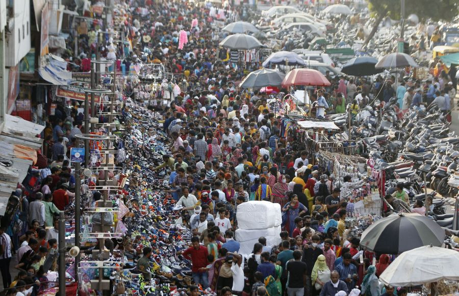 Ahmedabad: A crowded market ahead of the Diwali festival, in Ahmedabad, Saturday, October 30, 2021. (PTI Photo)(