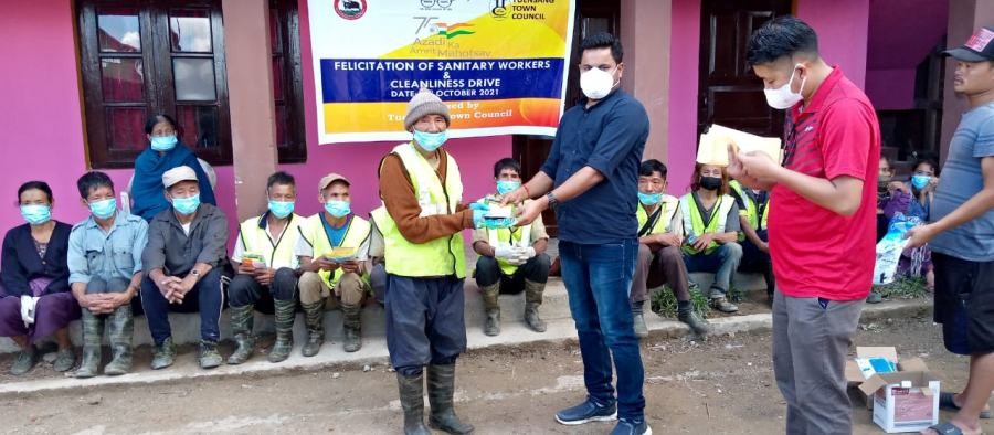 The Tuensang Town Council honoured sanitary workers as part of its ongoing AKAM on October 2. 