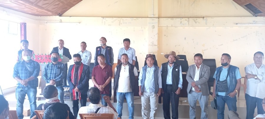 Outgoing officials with newly appointed WDVCC office bearers.