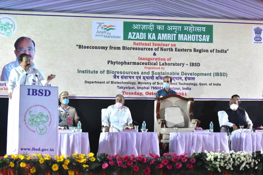 Vice President of India, M Venkaiah Naidu addressing the inaugural of Phytopharmaceutical Laboratory at the Institute of Bioresources and Sustainable Development in Imphal on October 5. (NNN Photo) 