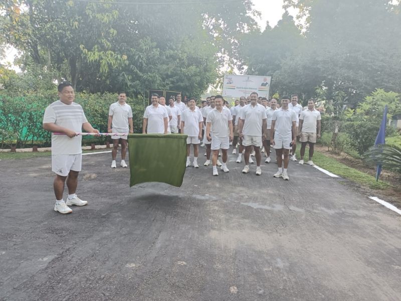 Chunggin Hangsing, Second-in-Command of the 173 Bn CRPF flagging off the concluding event of “Fit India Freedom Run-2” conducted as a part of  “Azadi Ka Amrit Mahotsav,” at its Unit Headquarter on October 2.  As a part campaign, several events was organised from August 12-October 2 at its Unit HQ and company deployed in Dimapur & Mokokchung. The closing event at Unit Hq with a run of 6 kilometre was held with participation of 630 personnel including unit officers and jawans participated actively. At the event, Hangsing also highlighted the significance of the campaign and further underscored the need of  physical fitness for all personnel for their healthy life. (Photo: 173 Bn CRPF)