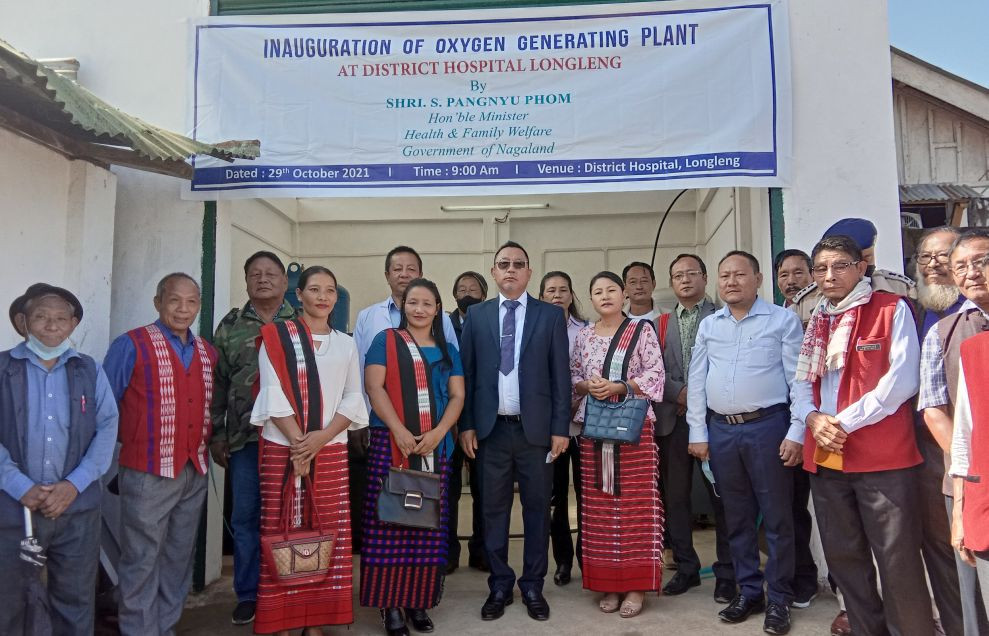 Health and Family Welfare Minister S Pangnyu Phom along with District Administration officials, doctors and NGOs during the inauguration of Oxygen Plant at District Hospital Longleng. (DIPR Photo)