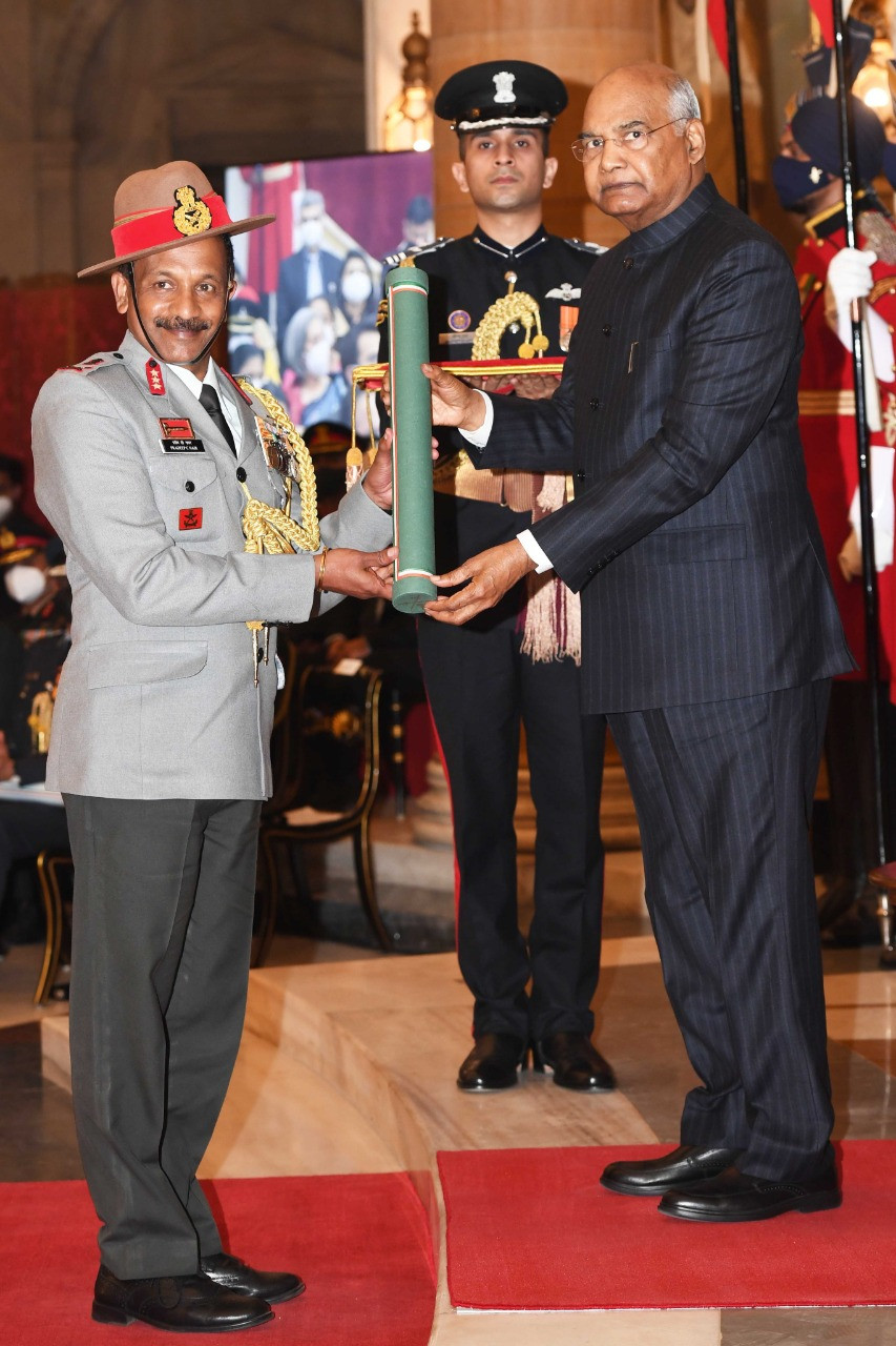 Director General of the Assam Rifles Lieutenant General Pradeep Chandran Nair receivesd Ati Vishisht Seva Medal (AVSM) from the  President of India, Ram Nath Kovind in New Delhi on November 22. (Photo: PRO HQ IGAR-N)