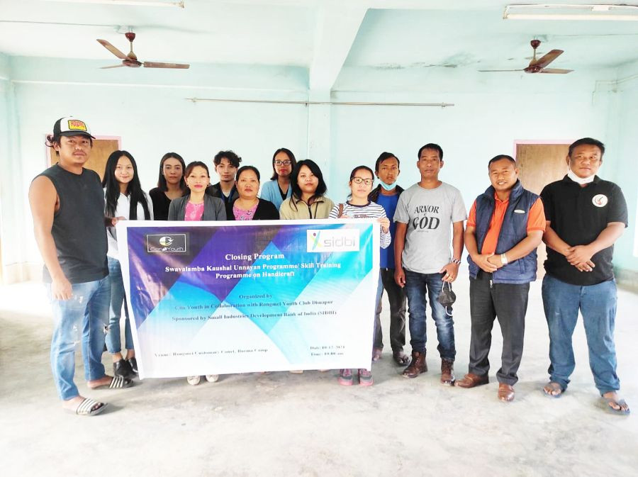 The month long skill training programme on handicraft organized by Can Youth and Sponsored by Small Industries Develpoment Bank of India (SIDBI) in collaboration with Rongmei Youth Club concluded on December 10. Starting from October 10, unemployed youths were provided with advance training on handicrafts. (Photo Courtesy: Can Youth)