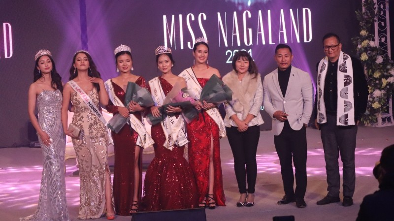Winners of Miss Nagaland 2021- Kawimaningsiliu, Lika Chophy and Lovi Awomi with the judges during the crowing of the coveted title of Miss Nagaland 2021 at RCEMPA, Jotsoma on December 20. The event was organised by the Beauty and Aesthetics Society of Nagaland (BASN) in celebration of their 30th anniversary. (Morung Photo)