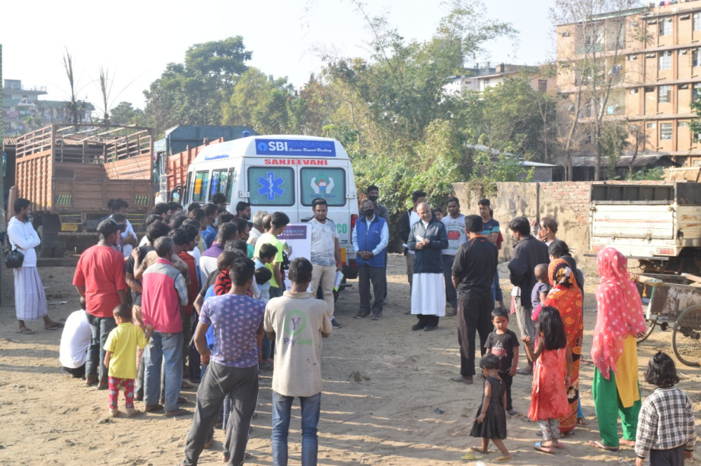 SBI and AIDA distributed relief materials to victims of the November 11 fire in Dimapur.  