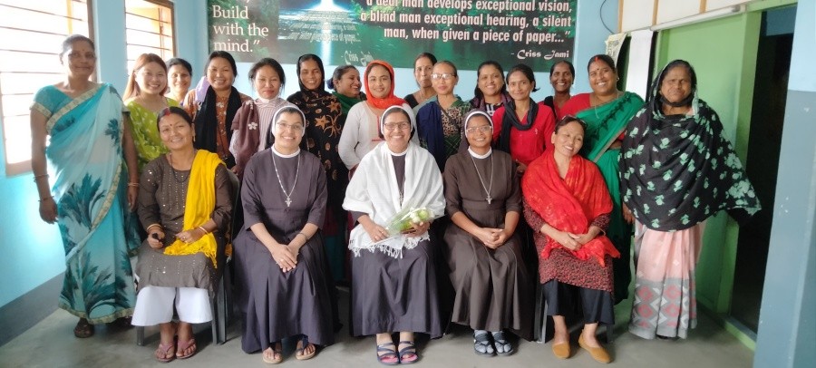Members of ACID pose for a group photo with their newly elected president. (Photo Courtesy: ACID Dimapur)