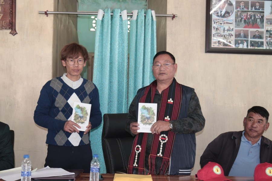 A novel titled ‘Aphulomi Nu/son of a farmer’ written by Kakiye Yehato Swu was release by Sumi Hoho, President, I Nikheto Jimomi.