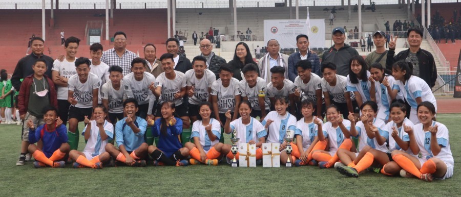 Rüzhükhrie GHSS Kohima along with youth resources & sports officials after winning both the boys and girls football event on April 9.