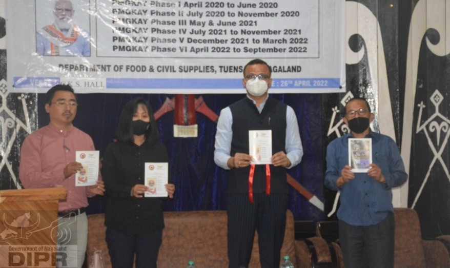 DC Tuensang, Kumar Ramnikant releasing manual of Anna Yojana & Public Distribution System. (DIPR Photo)