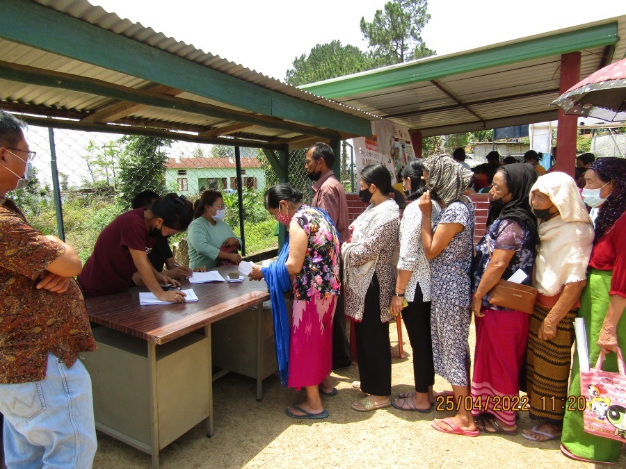Beneficiaries register to avail the block level health mela held at Sabangya PHC, Mokokchung on April 25. (Photo Courtesy: CMO Mokokchung)