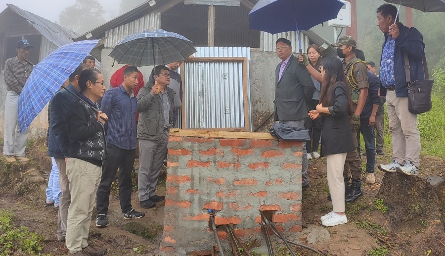 E Mhonbemo Patton and others during their visit to Enhulumi village on May 4