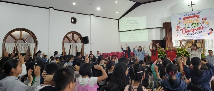 Singing inspiration at the concluding day of VEBS at CRC, Kohima on June 25. (Morung Photo)