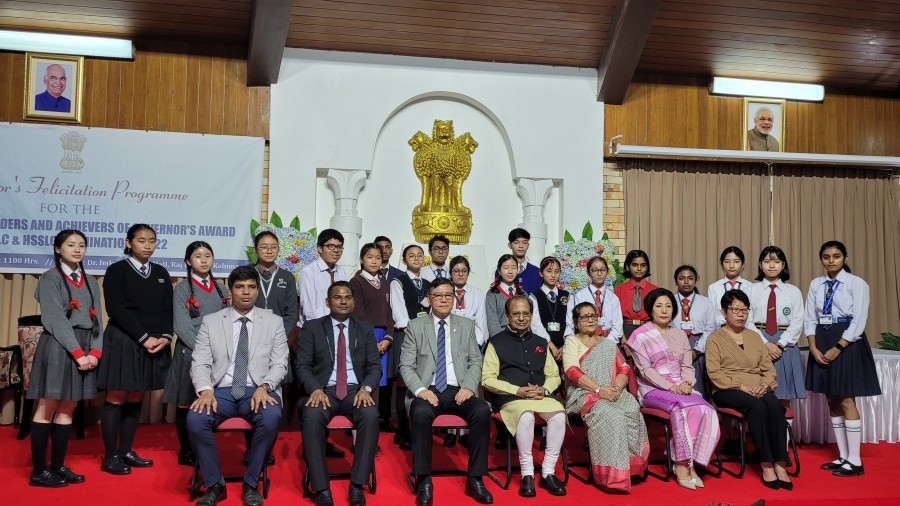 Governor Prof Jagdish Mukhi and others with HSLC toppers during Governor’s felicitation programme for HSLC and HSSLC toppers in Kohima on June 8. (Morung Photo)