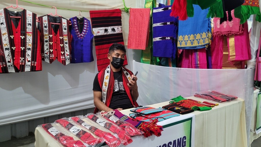 The Morung Express presents the glimpse of State Handloom Expo 2022 at Gorkha Public Panchayat Hall, Chandmari, Kohima on August 7. It will continue till August 20 from 10:00 AM to 4:00 PM daily. Coinciding with 8th National Handloom Day, this expo is organized by Nagaland Apex Weavers & Artisans Co-operative Federation Ltd, Dimapur (WEAFED) and sponsored by office of the Development Commissioner for Handlooms, Ministry of Textiles, Government of India, New Delhi. (Morung Photos)