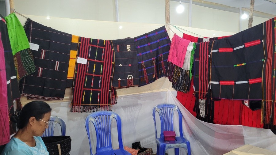 The Morung Express presents the glimpse of State Handloom Expo 2022 at Gorkha Public Panchayat Hall, Chandmari, Kohima on August 7. It will continue till August 20 from 10:00 AM to 4:00 PM daily. Coinciding with 8th National Handloom Day, this expo is organized by Nagaland Apex Weavers & Artisans Co-operative Federation Ltd, Dimapur (WEAFED) and sponsored by office of the Development Commissioner for Handlooms, Ministry of Textiles, Government of India, New Delhi. (Morung Photos)