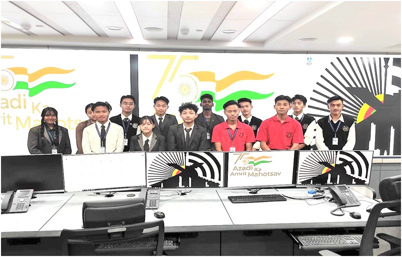 The Kohima Smart City showcases the ICCC (Integrated Command and control center) to the students of Ministers’ Hill Baptist Hr Sec School on August 20. The ICCC team showcased the ongoing works including City surveillance/Traffic Management, E-Governance features, Environment/Pollution Monitoring, Smart Street lighting, Intelligence Poles etc.