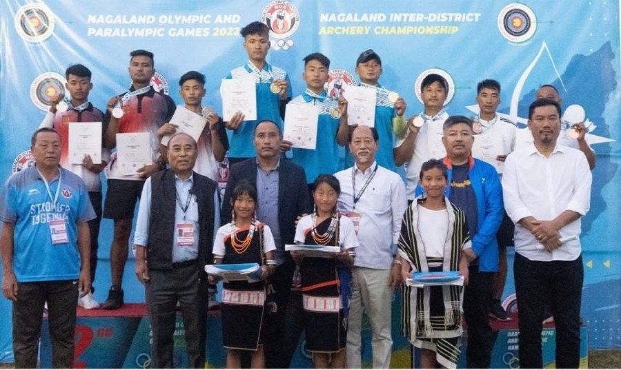 Nagaland Chief Minister Neiphiu Rio and others during medal ceremony of the archery event. (Photo/ NOA instagram)