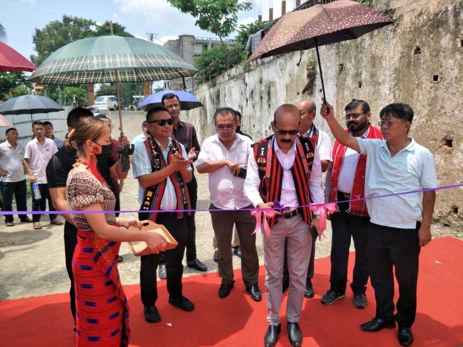Abhijit Kumar DEB, Managing Director, Nagaland State Co-operative Bank Ltd., Dimapur inaugurates the State Handloom Expo held at Urban Haat on August 17.