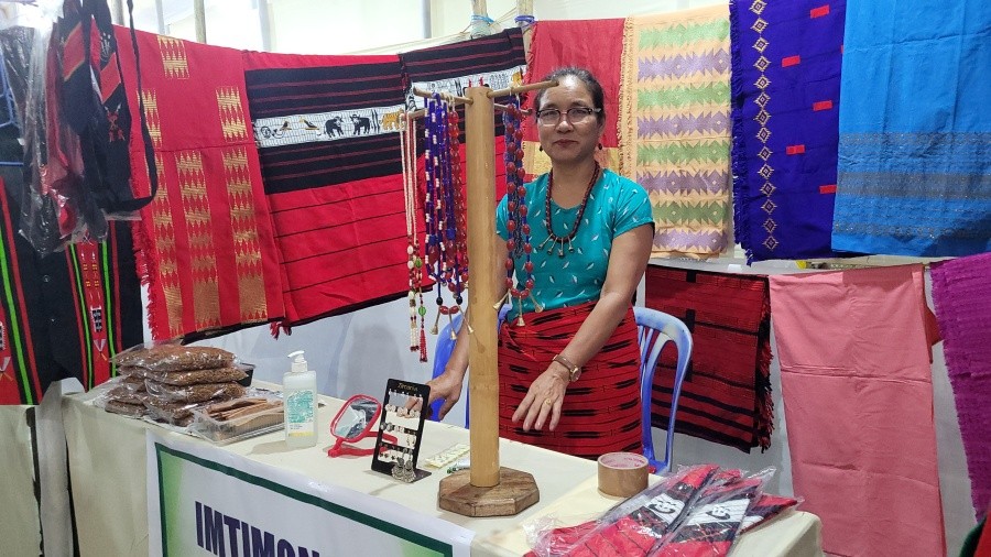 The Morung Express presents the glimpse of State Handloom Expo 2022 at Gorkha Public Panchayat Hall, Chandmari, Kohima on August 7. It will continue till August 20 from 10:00 AM to 4:00 PM daily. Coinciding with 8th National Handloom Day, this expo is organized by Nagaland Apex Weavers & Artisans Co-operative Federation Ltd, Dimapur (WEAFED) and sponsored by office of the Development Commissioner for Handlooms, Ministry of Textiles, Government of India, New Delhi. (Morung Photos)