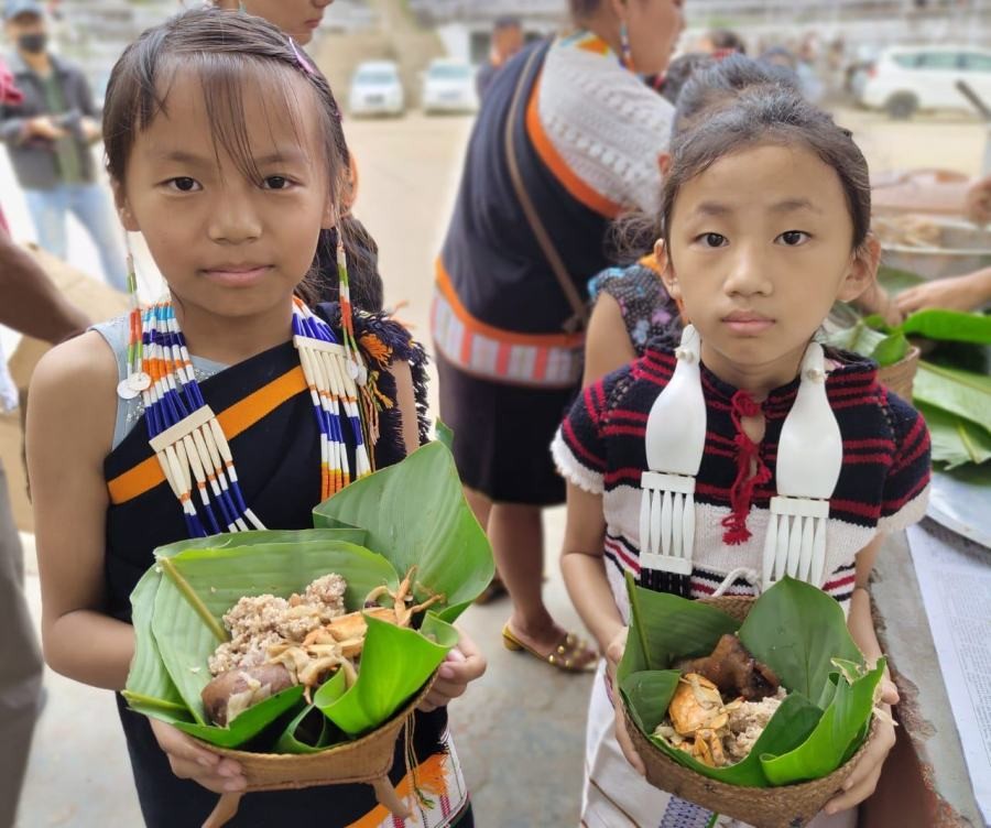 Participants of the Khukhu Nyie festival celebration in Kisama.