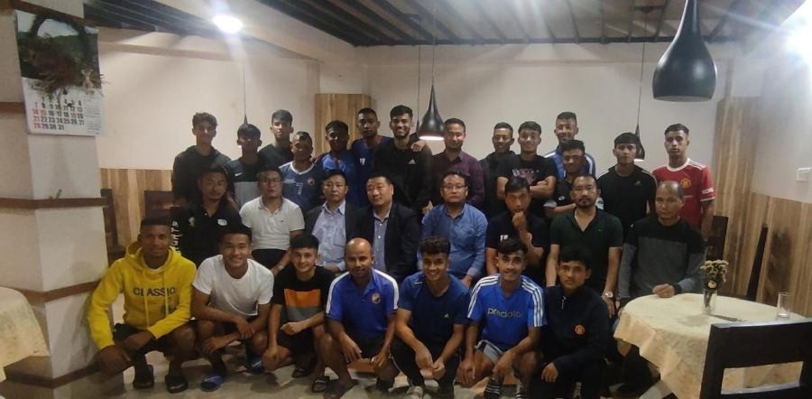 Shillong Lajong Football Club with organizing committee of the 22nd NSF Martyrs’ Memorial Trophy 2022 and Angami Students’ Union officials on their arrival in Kohima on October 16 to participate in the tournament. Shillong Lajong Football Club, formerly known as Lajong SC, is an Indian professional football club, based in Shillong, Meghalaya. Shillong Lajong Football Club will face Dzülhouzou FC on October 18 at Indira Gandhi Stadium, Kohima.