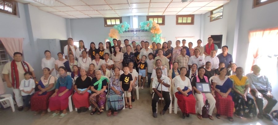 Tribal Old Age Home celebrated its 8th anniversary cum International Day of Older Persons at its residential corner in Thilixu village on October 1. The event was led by Zhimoholi Zhimomi, Chaplain Livingstone Foundation International School. Ebenezer Orphanage Home, Director Akum Amri said the invocation and elderly women from TOAHDCC presented a song. TOAHDCC Director, Imlitongzuk Amri highlighted about the organisation. On account of the older persons day, TOAHDCC Co-ordinator Sungjemyala initiated in felicitating four senior citizens namely Akokla Jamir, Arthur Edwards & Nisheli Sema, Anenla Phom Teplok, and T Lotha & Zubeni Odyuo. Exhortation was shared by Medozhanuo Tepa, Counsellor & Chaplain, LFI College and offered a special prayer for the senior citizens. 