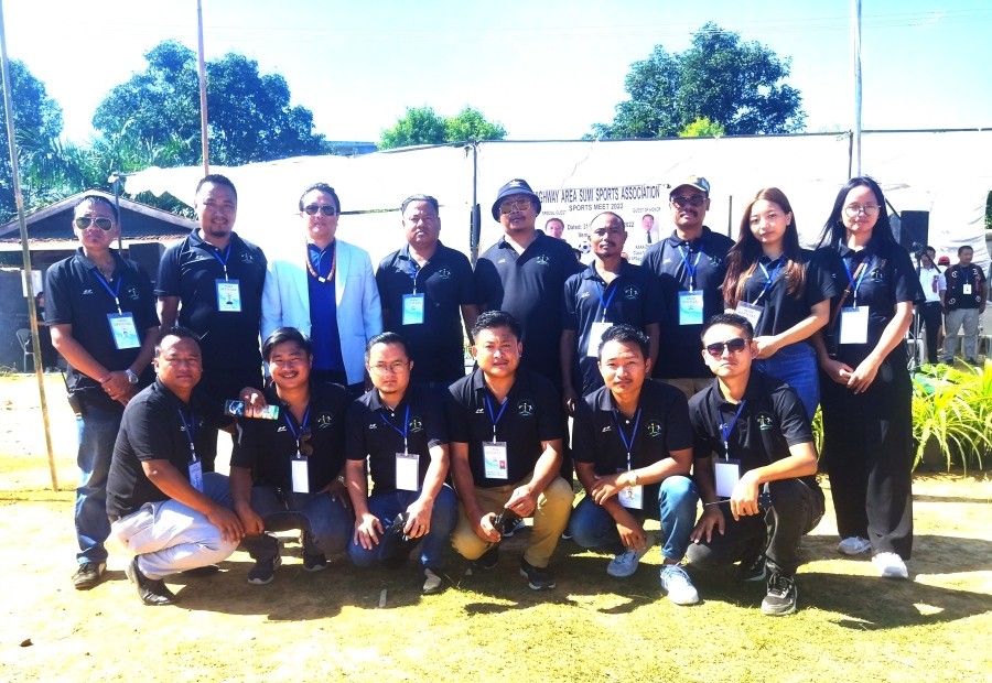 Kitto Zhimomi (IRS) with HASSA officials during the inaugural of ‘10th union of sports meet’ held at Unity village Dimapur on October 31.