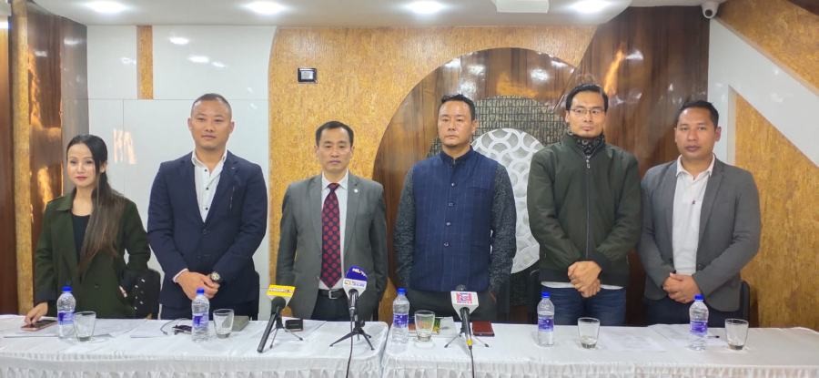 Officials of Alumni Association SJC (A) Jakhama during press conference in Kohima on October 29. (Morung Photo)