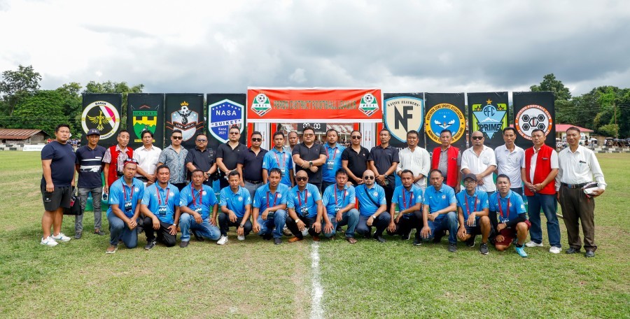 Kuchi Rangkau with officials and others at the 1st Peren District Football League at Jalukie B village ground on October 4.