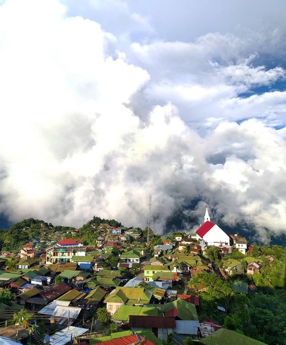 Longkhum— a Naga village in the hills located in Mokokchung district. (Photo Courtesy: apen.small_villageguy)