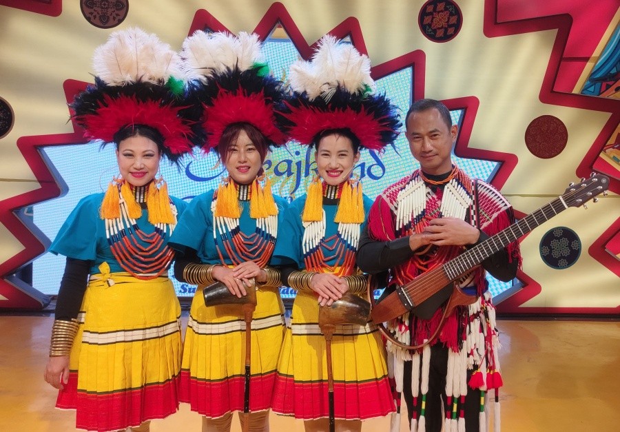 Tetseo Sisters performed at the finale concert on the Northeast Theme Fashion Night at Surajkund International Crafts Mela in Faridabad on February 4. The evening saw fashion displays from all 8 North Eastern states highlighted in segments with cultural presentations. This annual International festival is being organised by Ministry of DoNER with Haryana Tourism from February 3 to 9 February 2023 in Surajkund, Faridabad, Haryana.