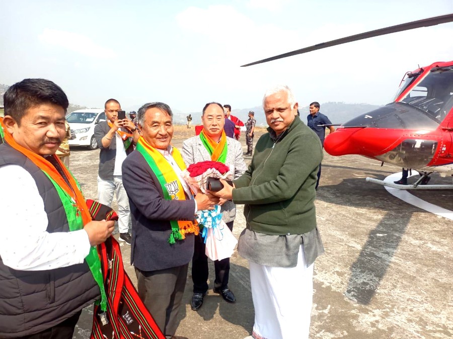 BL Santhosh, National General Secretary (Org) BJP been welcomed to Kohima by BJP Kohima district officials. He was accompanied by Nalin Kohli, National Spokesperson and BJP Nagaland in Charge and Rituraj Sinha, North East BJP co- incharge. (Photo Courtesy: BJP Nagaland) 