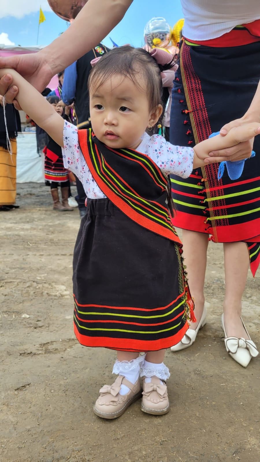 The Morung Express presents glimpses of colourful Tsükhenyie (Chakhesang Festival) at Pfutseromi village in Phek district on April 24. It was organized by Chakhesang Public Organization in collaboration with Tourism Department, Government of Nagaland. (Morung Photo)